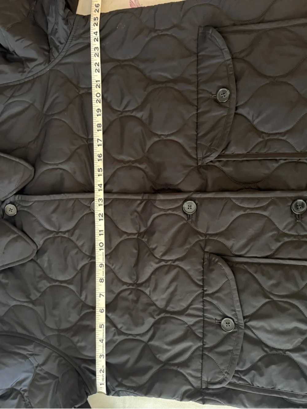Old Navy Black Quilted Jacket with Curved Stitching - Picture 2 of 6